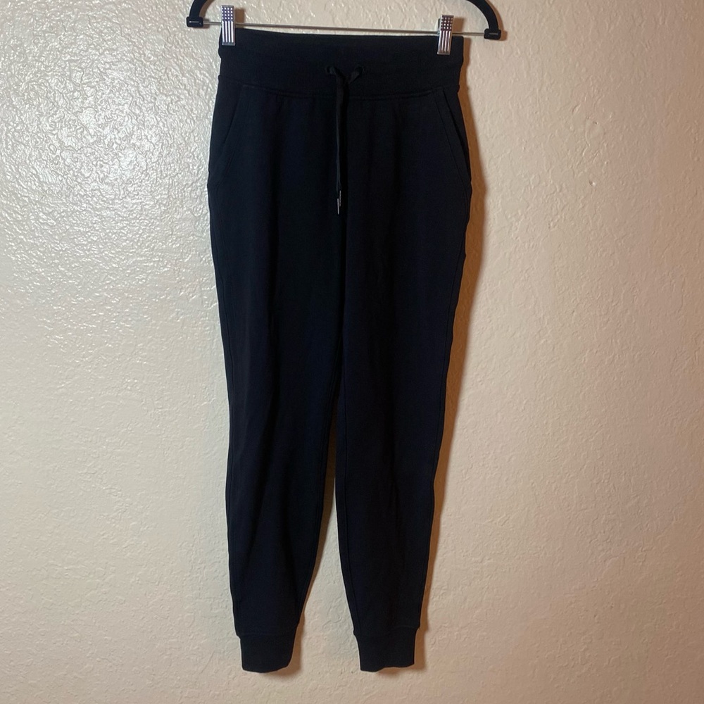 Lululemon Classic-Fit Mid-Rise Jogger Size XS Black Cozy Pockets - Picture 4 of 10